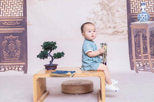 代怀生子好找吗孕妇八个月肚子胀